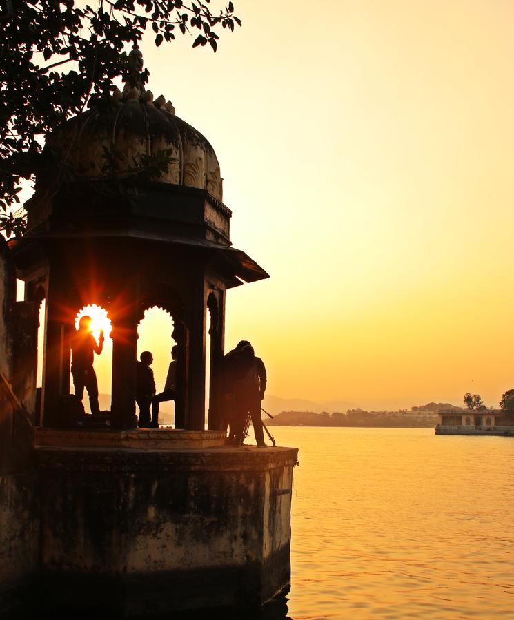 Gypsy Child Lake Hostel Udaipur Eksteriør bilde