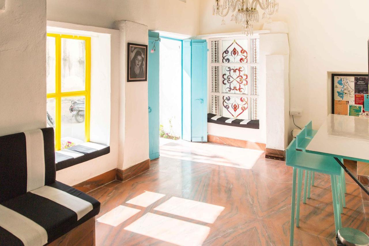 Gypsy Child Lake Hostel Udaipur Eksteriør bilde