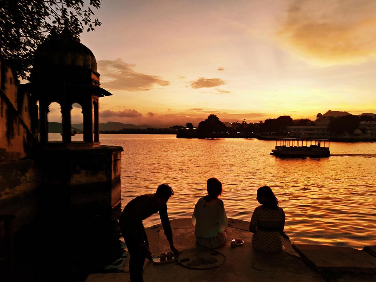 Gypsy Child Lake Hostel Udaipur Eksteriør bilde