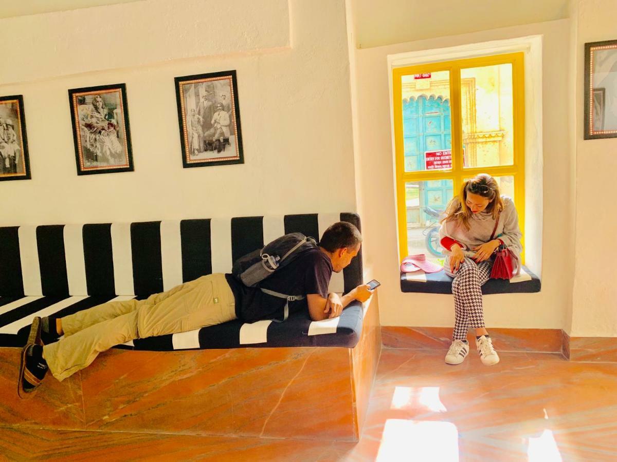 Gypsy Child Lake Hostel Udaipur Eksteriør bilde