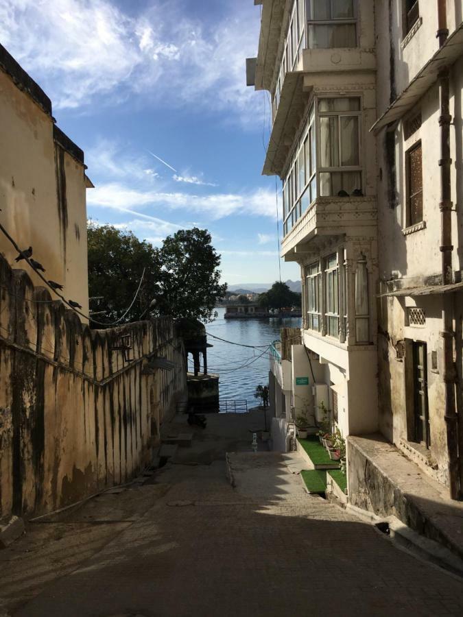 Gypsy Child Lake Hostel Udaipur Eksteriør bilde