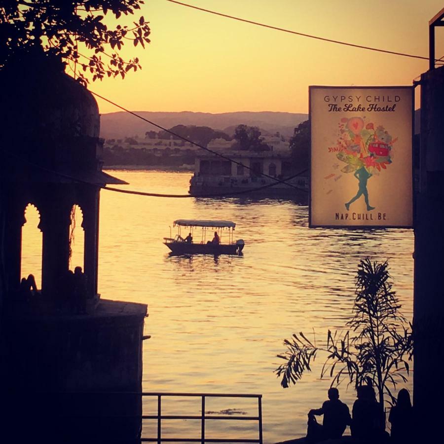 Gypsy Child Lake Hostel Udaipur Eksteriør bilde